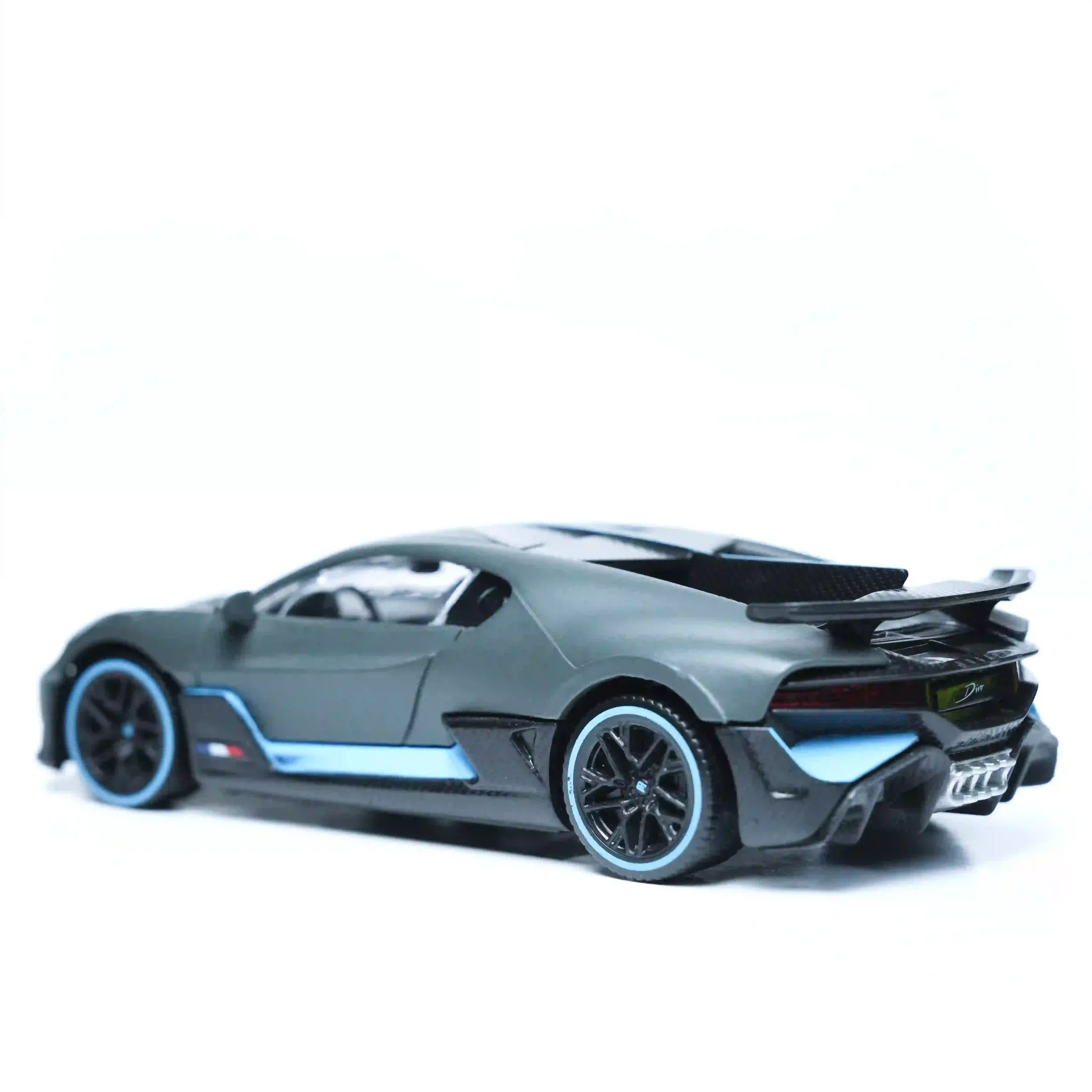bugatti divo | rastar diecast 1.43 grey bugatti divo | rastar diecast 1.43 grey