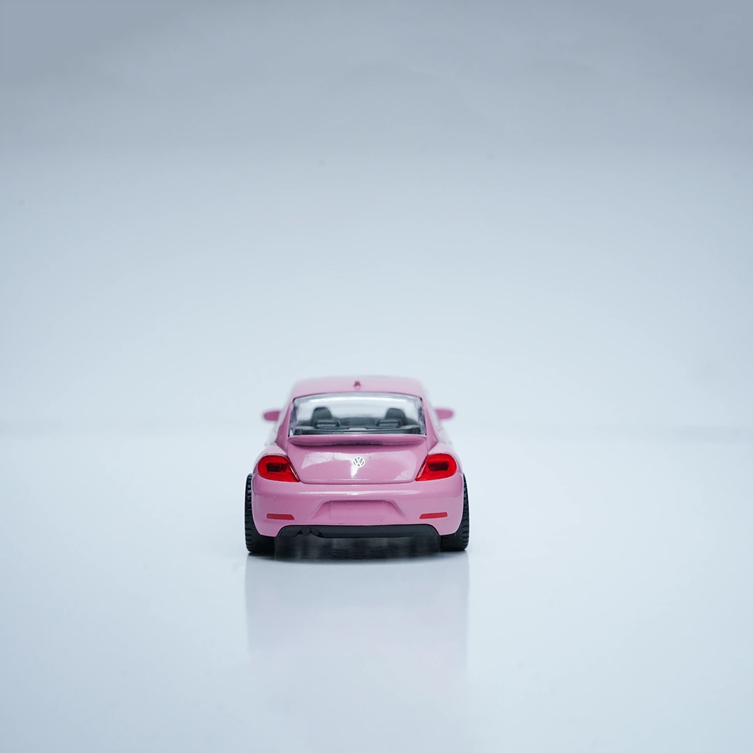 volkswagen beetle | diecast 1.43 pink volkswagen beetle | diecast 1.43 pink