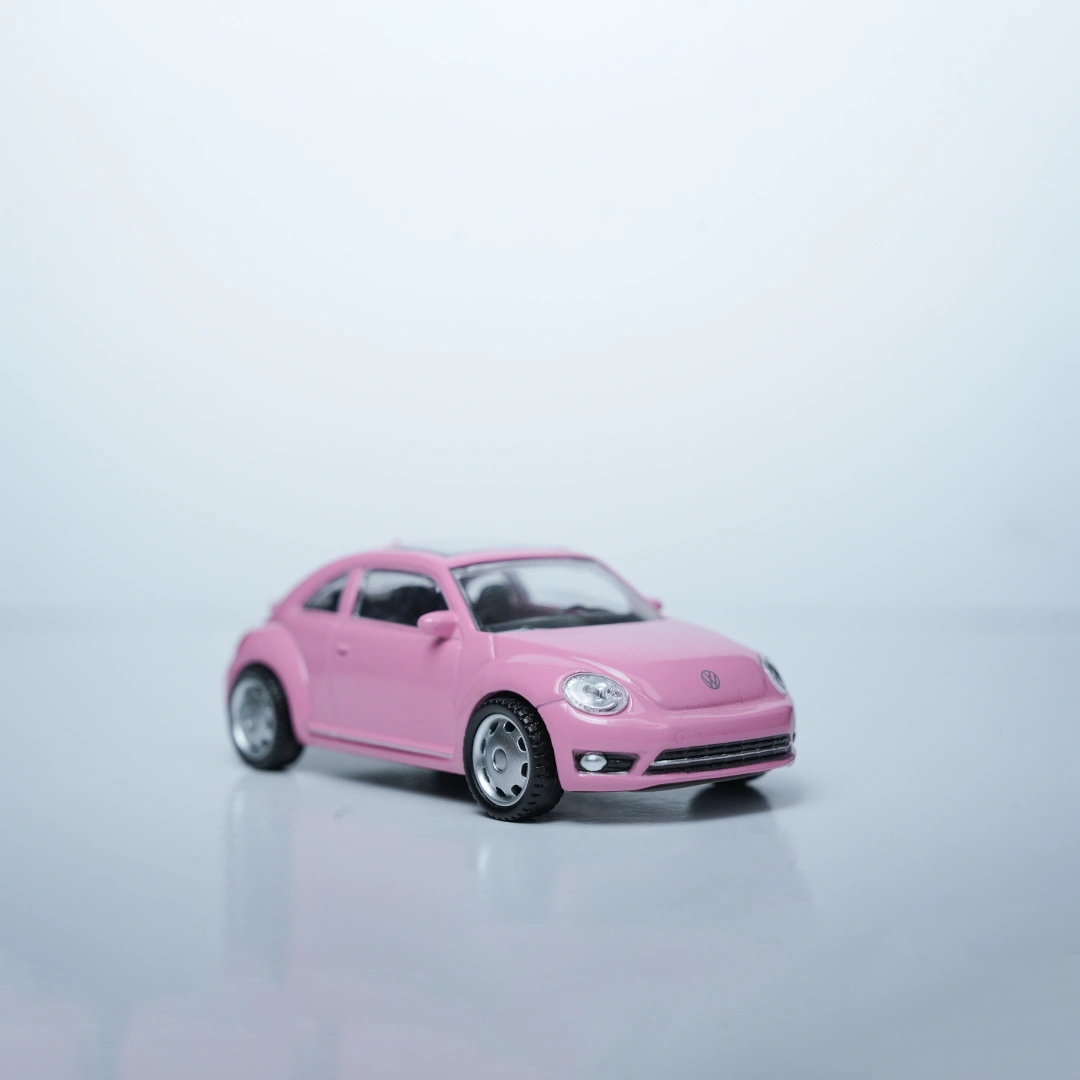 volkswagen beetle | diecast 1.43 pink volkswagen beetle | diecast 1.43 pink